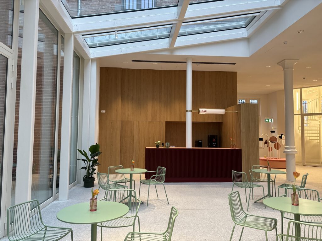 Elektriciteit en audiovisuele oplossingen voor het Postgebouw Lokeren